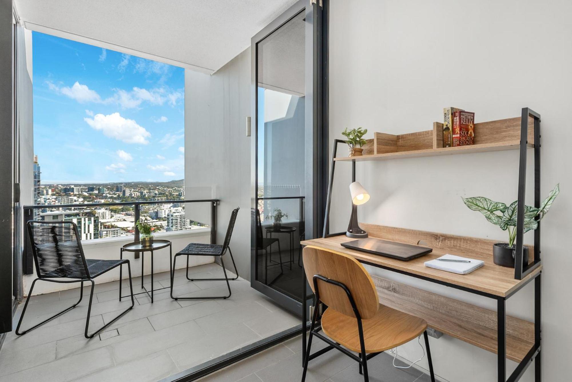 Floor With Gorgeous Views, King Bed, Pool & Gym Apartment Brisbane